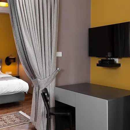 London 3* Skopje