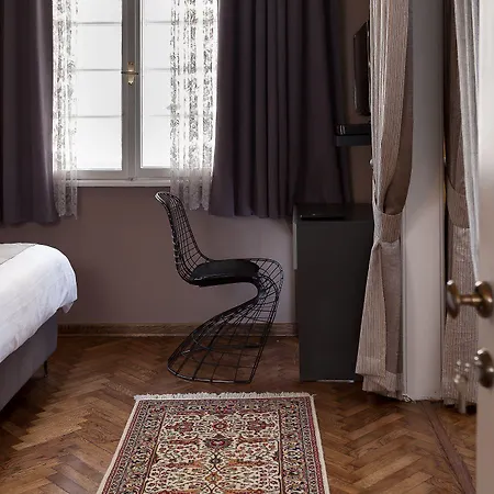 London Hotel