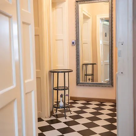 ロンドン B＆b ホテル スコピエ