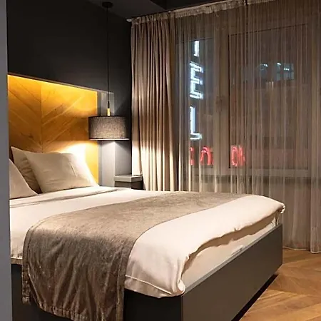 London Hotel